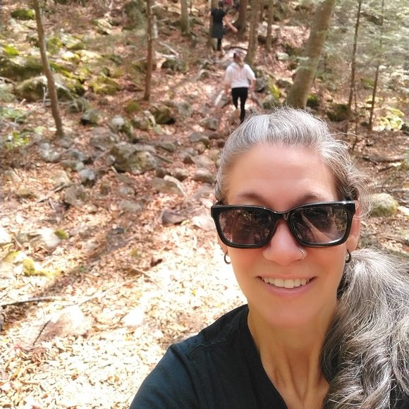 Meet your Posher, Cindy - Picture 6 of 11